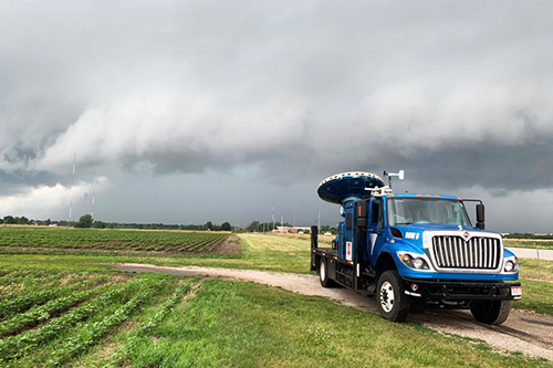 A UIUC DOW radar collects data as a storm approaches