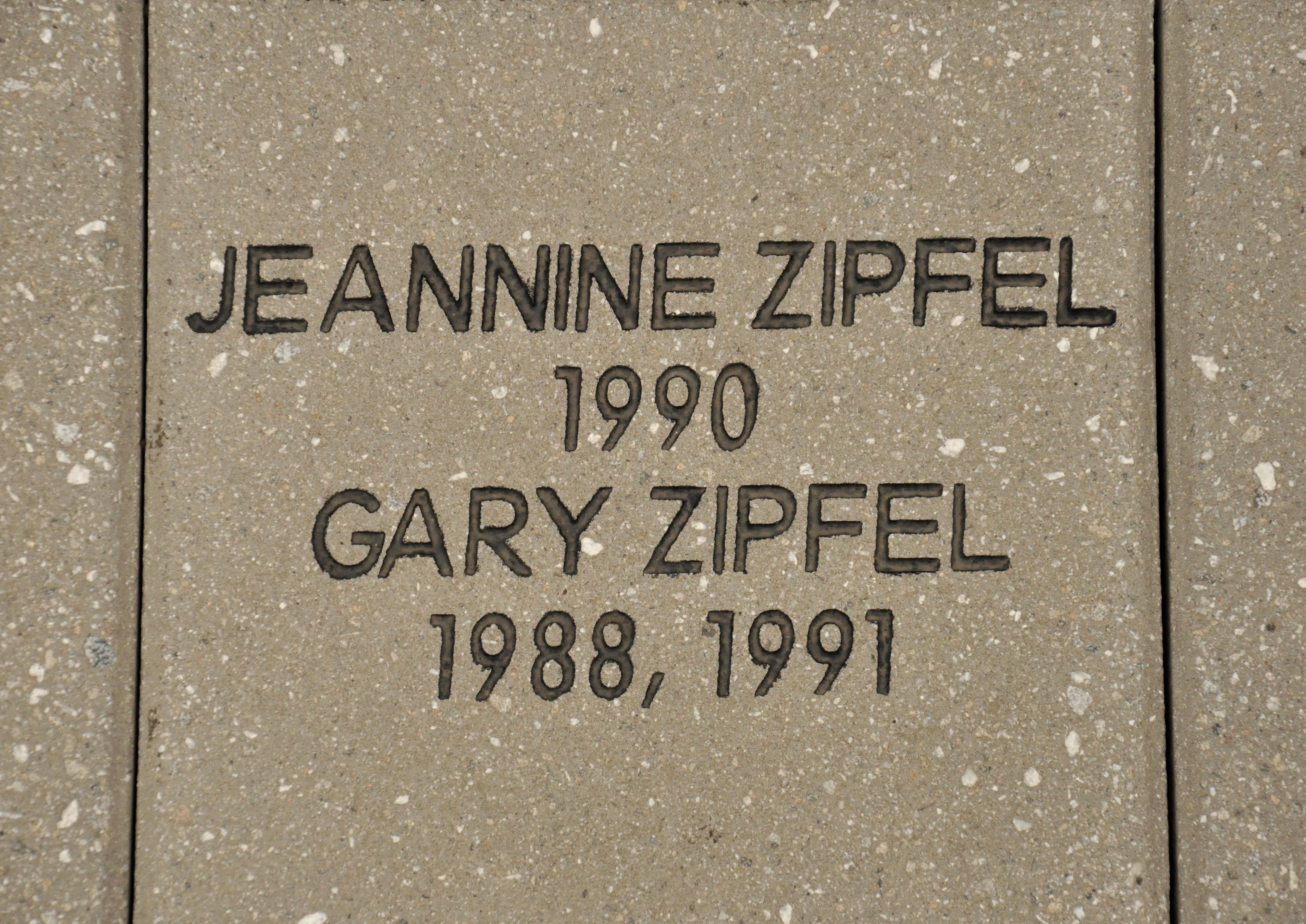 Jeannine and Gary Zipfel