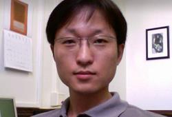 Economist Seung-Hyun Hong says projected savings from weekday-only delivery could wither if the move chases away lucrative business customers. (Photo courtesy of College of Business)