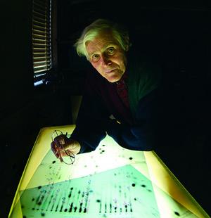 LAS microbiology professor Carl Woese, who discovered a 'third domain' of life, passed away at age 84. (Photo by Jason Lindsey)