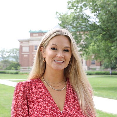 Profile picture for Carly Conway