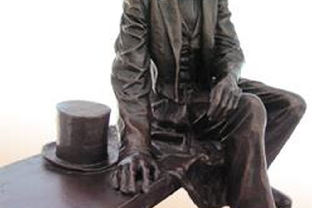 Renovated Lincoln Hall will include an intriguing new memorial.