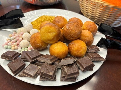 Plate of Kazakh food at a QazTalk session. 