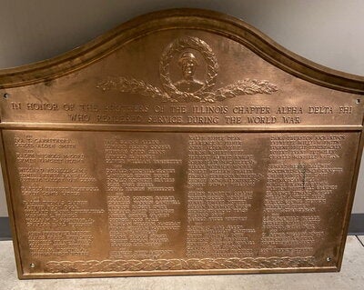 bronze plaque with names of WWI veterans
