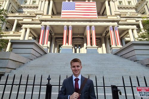 LAS student poses for a photo in Washington D.C.