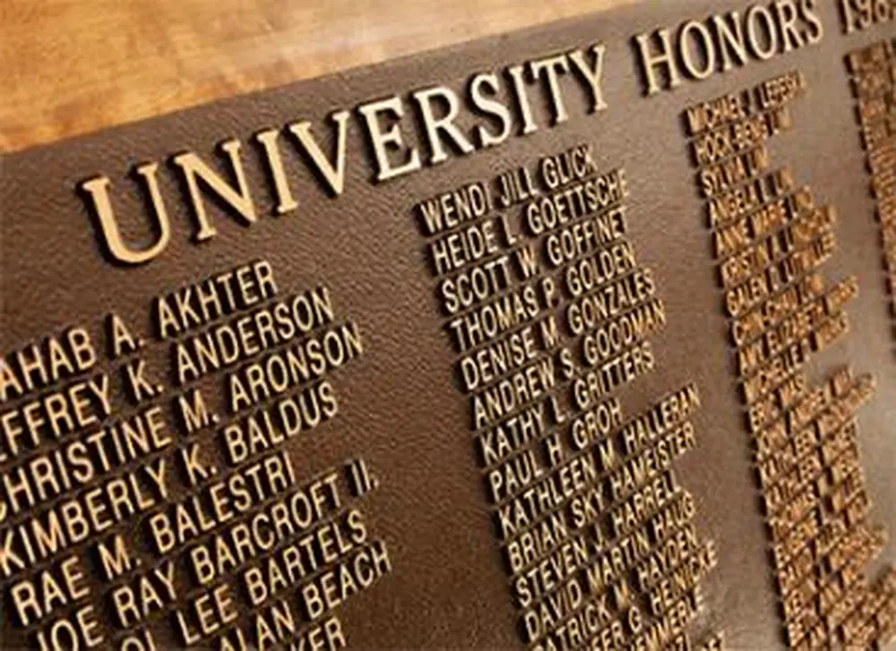 Congratulations to LAS' Bronze Tablet winners