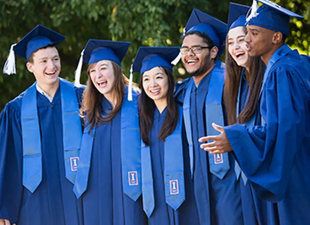 Thirty LAS undergrads selected to Senior 100 Honorary