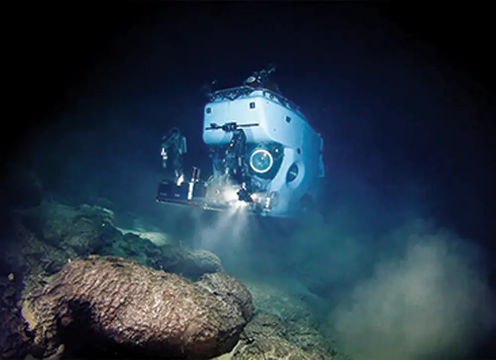 Deep sea explorers