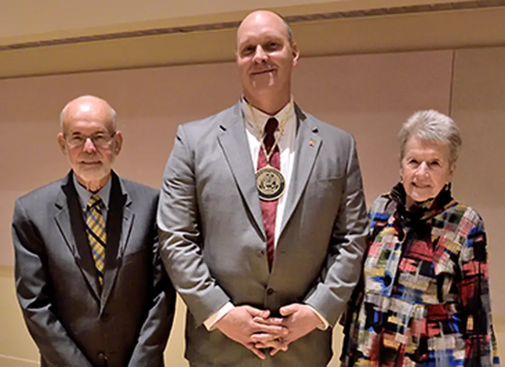 Chad Rienstra named John Witt Professor of Chemistry